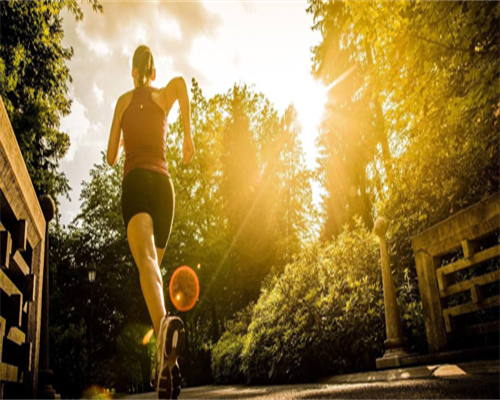 代生包儿子：月经子宫内膜脱落图片