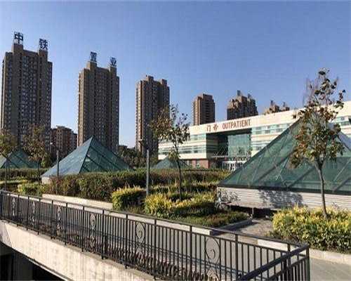 试管代生女孩-b超子宫有积液是什么（子宫出血的症状表现）