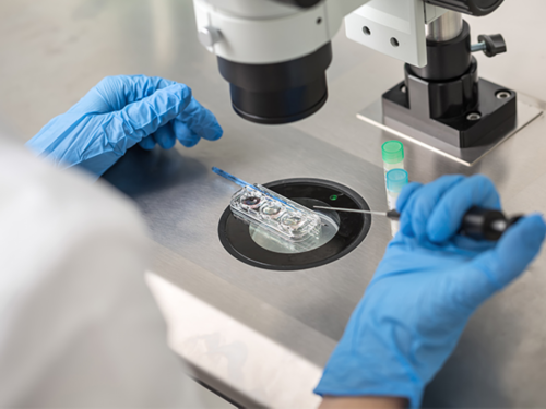 女性怀孕胃酸烧心的治疗方法，孕期孕妇烧心反酸到嗓子眼